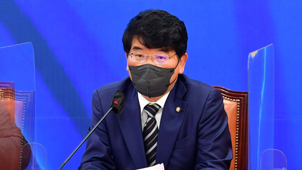 경찰 '강제추행치상 혐의' 박완주 의원 송치