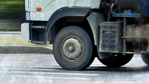 성남 하대원동 사거리 화물차·오토바이 부딪쳐‥2명 사상