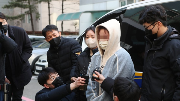 '생후 15개월 딸 시신 김치통 보관' 친부모 구속 기소