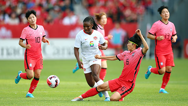 한국 여자축구, '도쿄 금메달' 캐나다와 0-0 무승부 