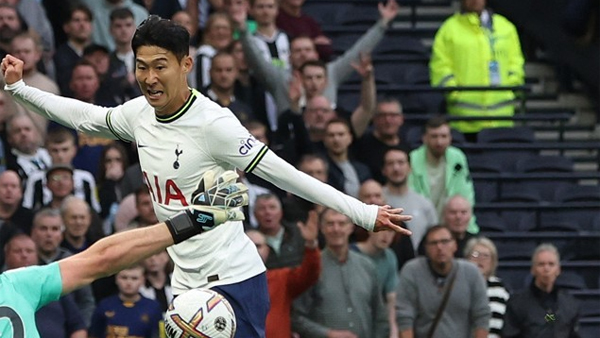 '손흥민 풀타임' 토트넘, 스포르팅과 무승부‥김민재는 무실점 승리