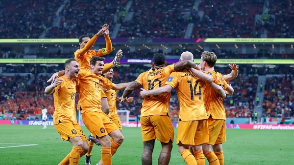 [월드컵] '8년 만에 돌아온' 네덜란드, 세네갈에 2대0 승리