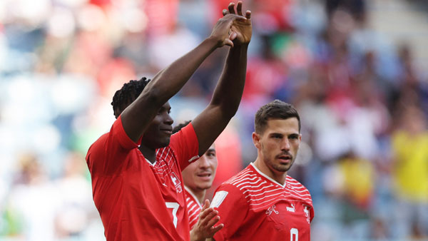 스위스, '카메룬 태생' 엠볼로 결승골로 카메룬에 1대0 승리