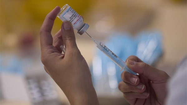 미 CDC "가장 안전한 코로나19 방어수단은 결국 백신"
