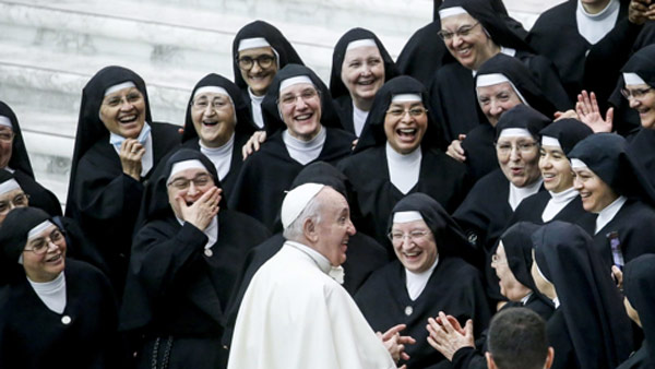 "신부는 수녀를 하녀 취급 말라" 교황이 경고한 까닭은?