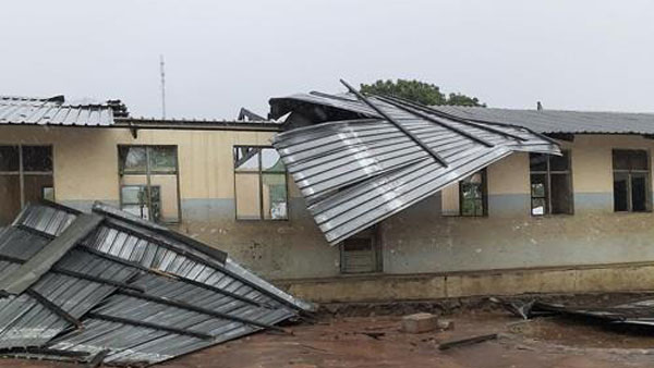 모잠비크 시속 200㎞ 넘는 사이클론 곰베 강타‥8명 사망