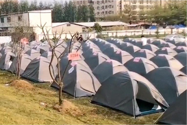 [World Now_영상] "다시 출근 못할까봐"‥도시 봉쇄되자 텐트 노숙까지