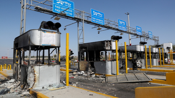 "비싸서 못살겠다" 페루 물가 항의시위 격화에 수도 통금령