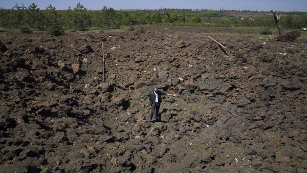 러시아, 우크라이나 점령지에서 식량 약탈해 수출까지