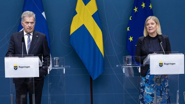 '중립국 지위 포기' 핀란드·스웨덴, 나토 가입 신청서 제출