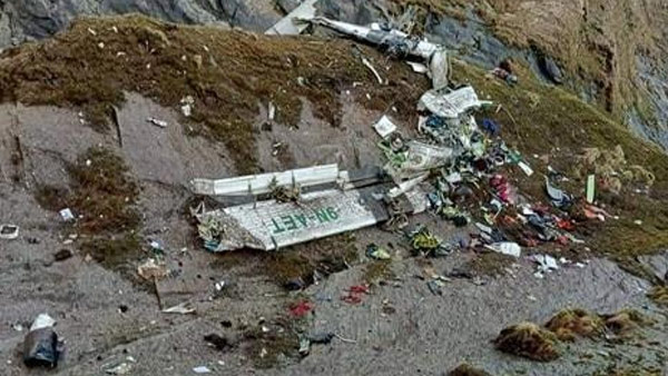 네팔 여객기 추락 현장서 탑승자 22명 전원 시신 수습