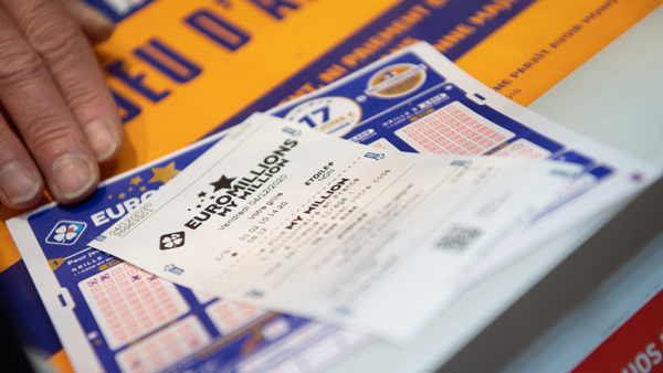 영국서 '사상최대 3천억원' 복권 당첨자 나왔다