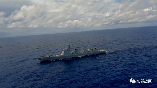 로이터 "중국-대만 군함 약 20척, 대만해협 중간선 인접"