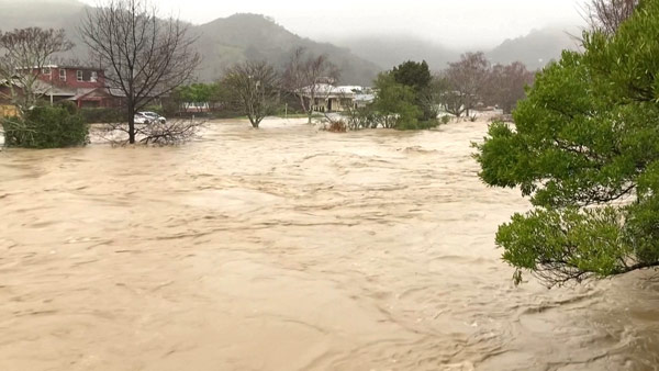 뉴질랜드, 100년 만의 폭우에 피해 속출‥비상사태 선포