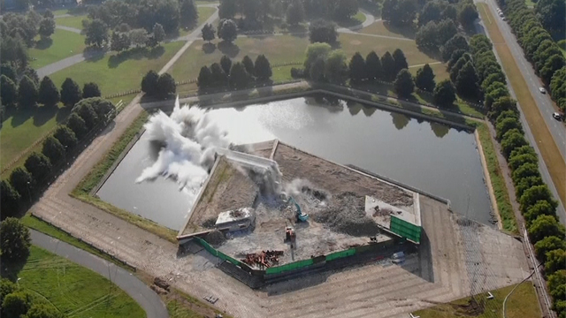 World Now 80m 첨탑 한순간 와르르"옛 소련 잔재 청산"