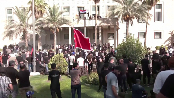 [World Now] 혼돈의 이라크‥정계 실세 사퇴선언에 유혈 충돌