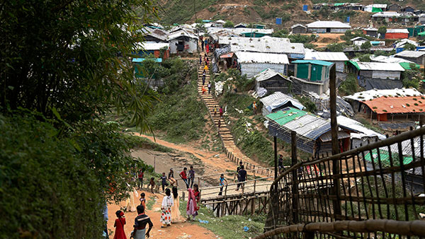 미얀마 박격포탄 방글라데시에 떨어져‥로힝야족 7명 사상