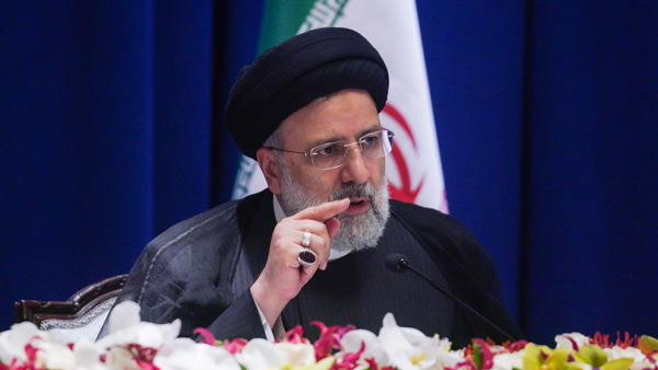 이란 대통령, 머리스카프 착용 거부하자 CNN 인터뷰 일방 취소