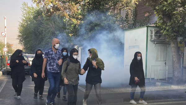 이란 시위 충돌 지속‥"동남부서 혁명수비대 간부 등 5명 사망"