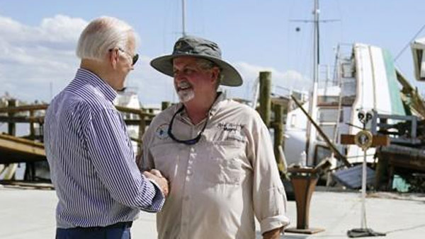 바이든, 인사하다 'FXXX' 표현‥또 핫 마이크 구설