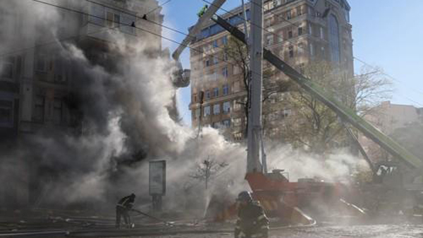 키이우에 또 폭발음‥"에너지 시설 3차례 공격 받아"