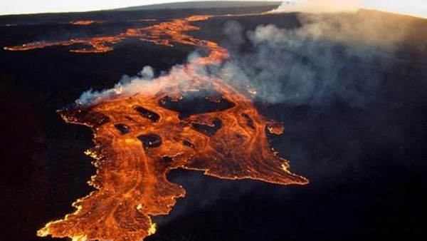 세계 최대 하와이 활화산 38년 만에 분화‥정상부 용암 분출