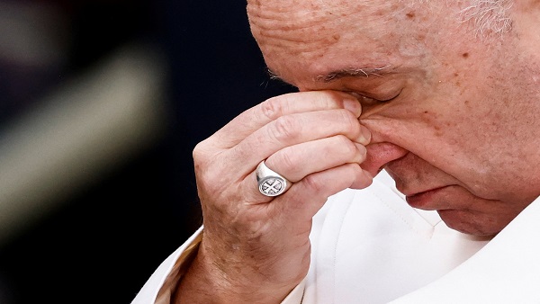 프란치스코 교황, 우크라이나 언급하다 말 못잇고 눈물