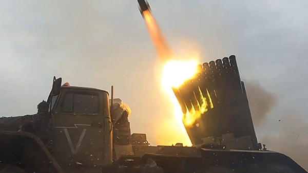 러 측 "우크라군, 동부 도네츠크 포격‥민간인 4명 사상"