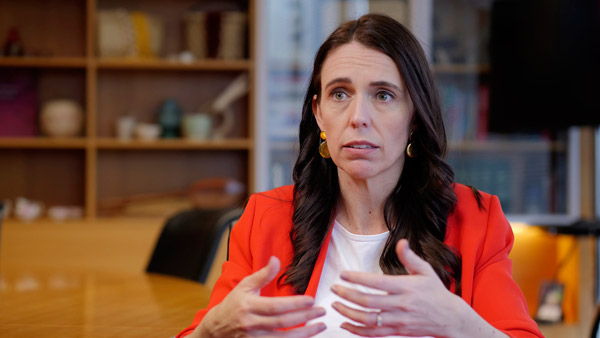 뉴질랜드 총리도 '핫마이크' 구설‥야당대표에 "멍청이" 욕설