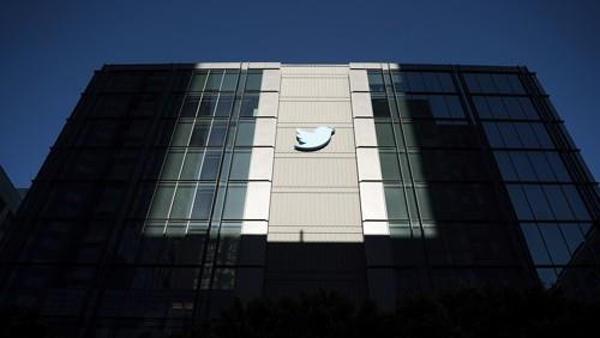 머스크의 트위터, 경쟁사인 페북·트럼프 SNS 등 홍보 금지