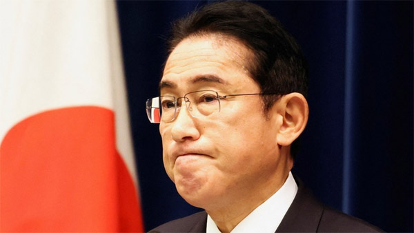 일본인 3명 중 2명 "방위 증세 반대"…기시다 지지율 또 하락