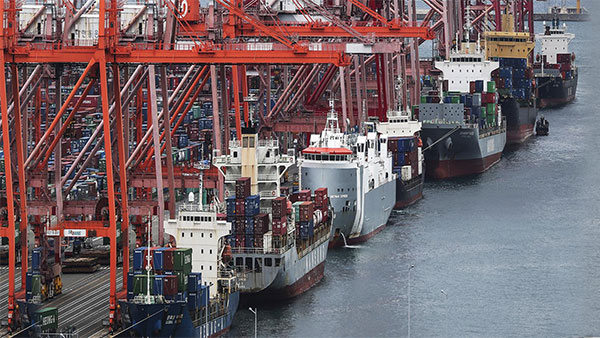 KDI "수출 감소폭 확대·내수 회복세 약화에 경기 둔화 심화"