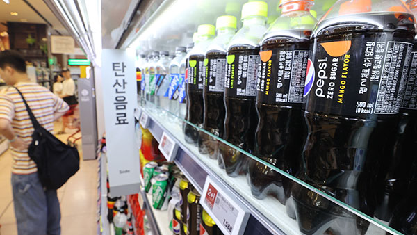 유통업계도 아스파탐 대응 분주‥이마트 "PB 상품 원료 대체"