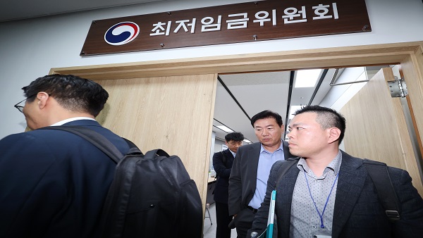 내년 최저임금 노동계 1만620원·경영계 9천785원 요구‥ 격차 좁혀져