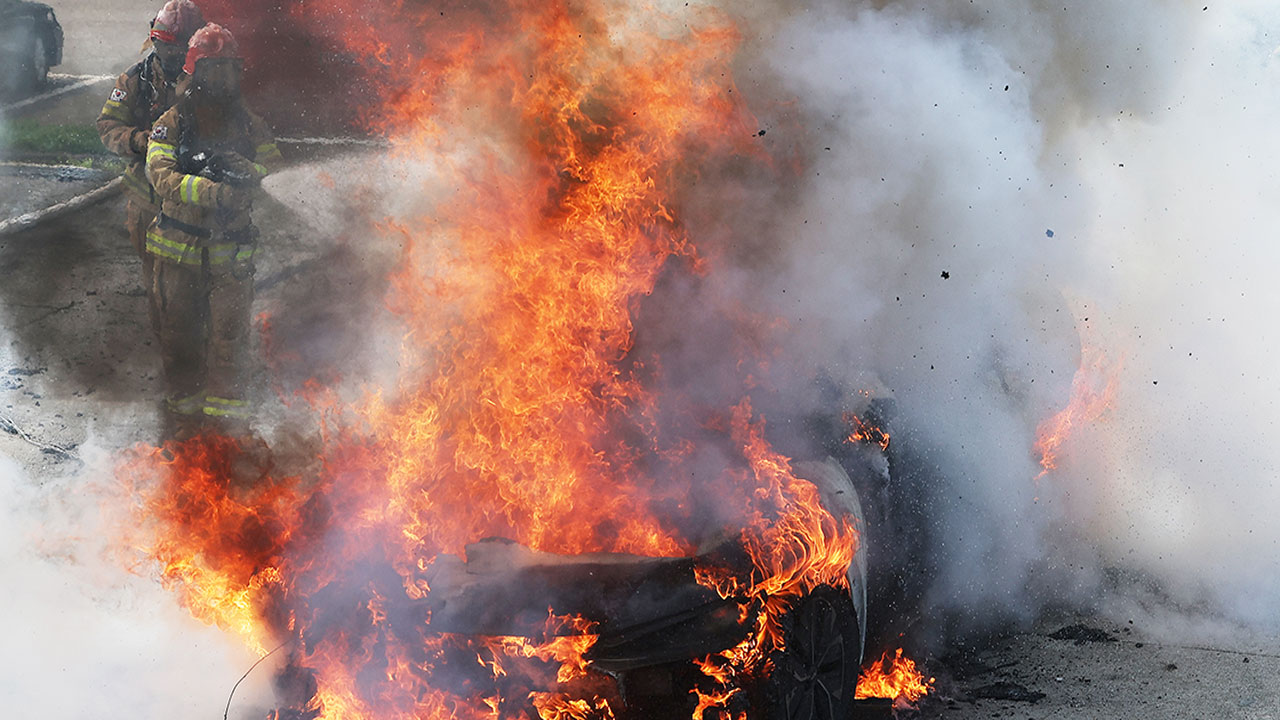 전기차 화재 3년새 3배로‥절반은 '고전압 배터리'서 발화