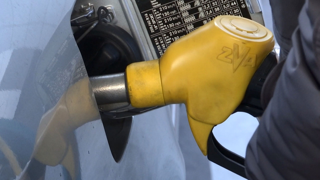 주유소 기름값 2주째 하락‥"다음 주엔 상승 가능성"