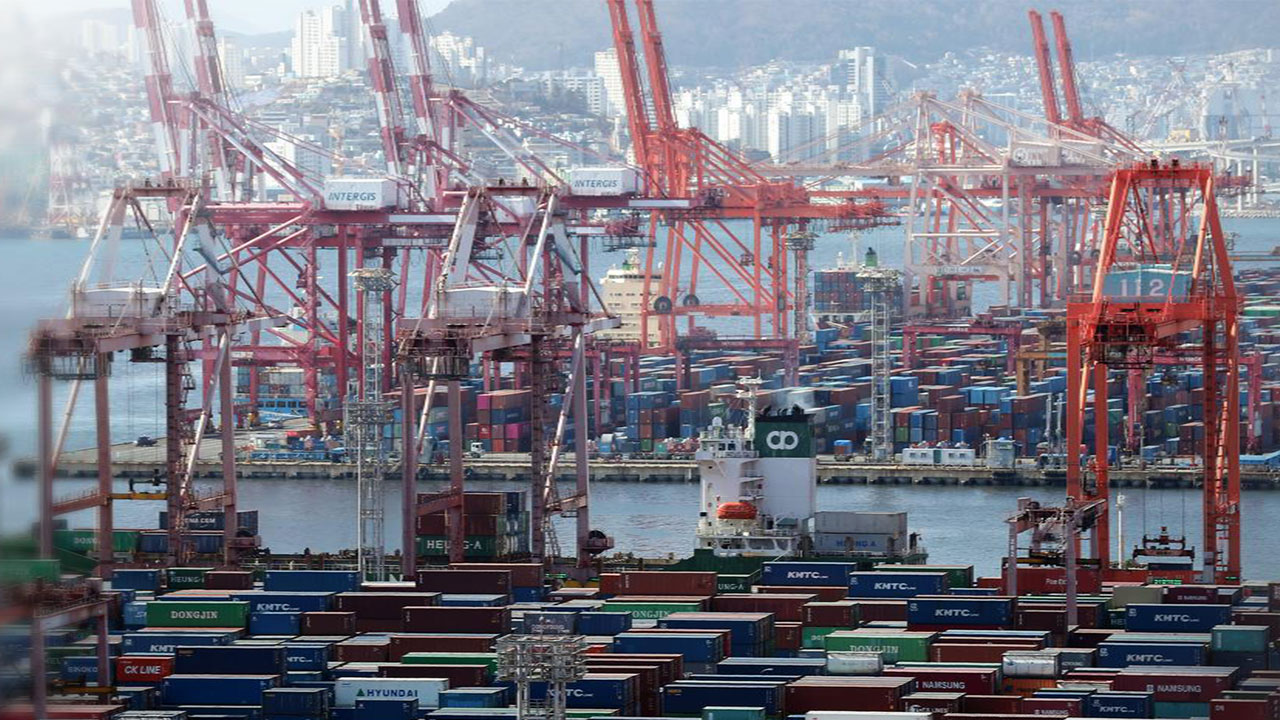 9월 경상수지 다섯달 연속 흑자‥누적 경상수지 흑자폭은 작년보다 35% 줄어