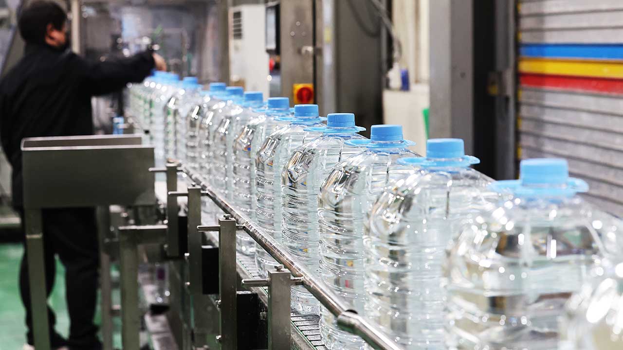 정부 "차량용 요소 6.8개월분 확보‥내주 공공비축 물량 방출"