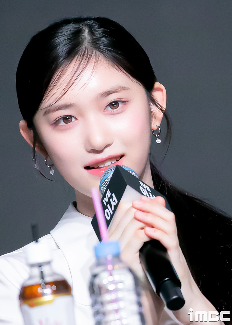 [포토] 아이브 이서, 막내 이현서 입니다