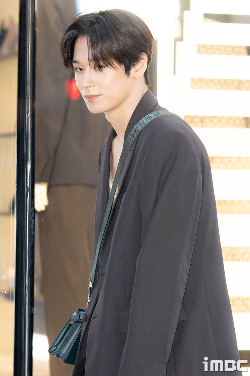 포토 더보이즈 주연 화보같은 등장