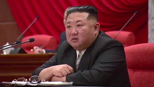 북한 "전원회의 사상 철저히 무장해야"‥김정은 보고문헌 배포