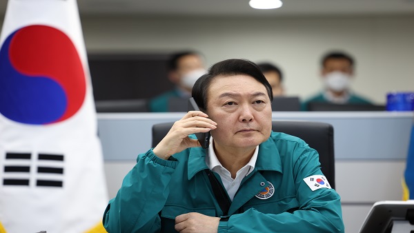 윤 대통령, 신안 해상 어선 전복에 “가용인력 총동원” 긴급 지시