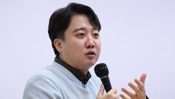 이준석 "김기현 그냥 꽃주고 사진 찍은 아저씨, 수도권 공략 어려워"