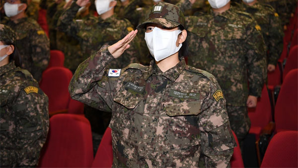 '제2연평해전' 고 조천형 상사 딸, 아버지 뒤이어 바다 지킨다