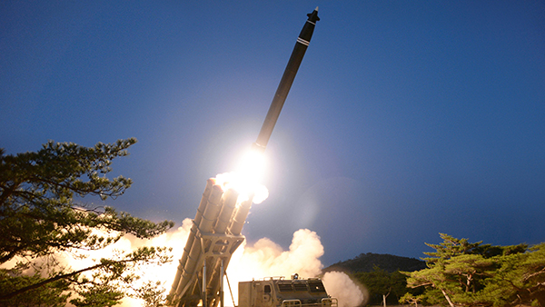 북한 "전술핵 수단 방사포 2발 동해상으로 사격‥한미 공군에 대응"