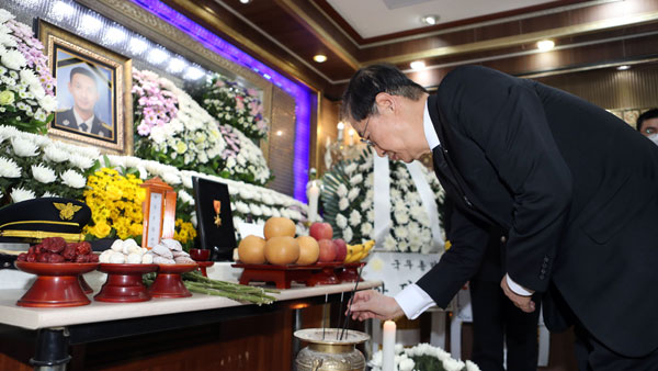 한 총리, 김제 순직 소방관 조문 "많은 국민이 슬픔 함께해"