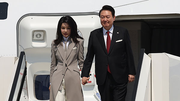 윤 대통령, 도쿄 첫 일정은 '북한 미사일' 화상점검회의