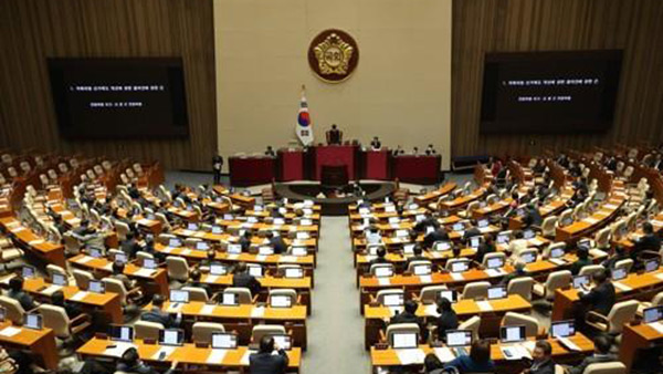 민주당 윤영덕 "한일회담서 돌덩이 치웠다는 한덕수, 일본 총리인가?"