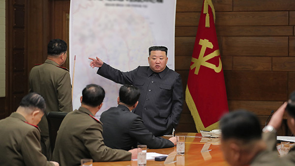 김정은, 남한 지도 놓고 라이브 바카라사이트 회의 "전쟁억제력 공세적 확대"