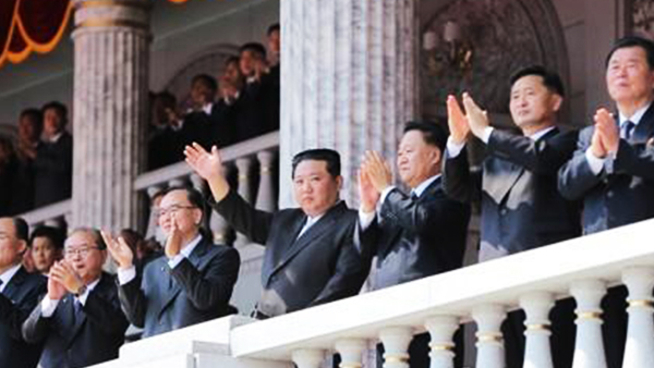 북한, '김일성 생일' 맞아 대이은 충성 강조‥야외 행사·축포도 